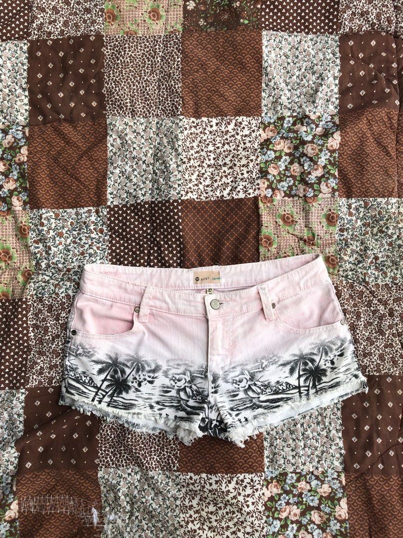 vintage roxy y2k low waist short (Category: Shorts) located in Butuan. Submitted by kittyfinds444 (Listing ID 1468583058, Image 1). Description: • size: 33-34 wl • bought from japan arrivals. • lowballers will be ignored. not selling it for lower price. willing to keep! •please check the photos before claiming. do not offer if unsure & still canvasing. we don’t accept unsure offers unless it’s paid to avoid conflicts. .