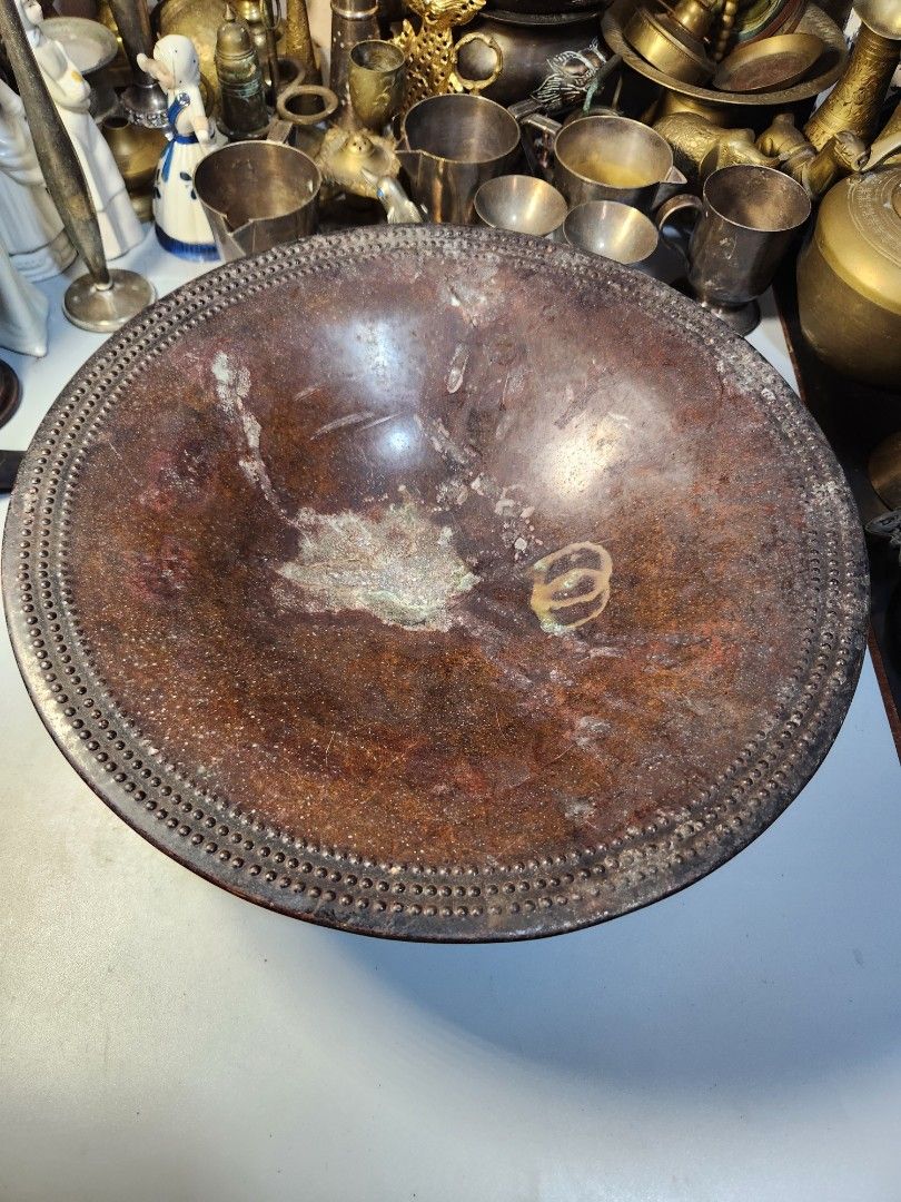 Vintage Rustic Footed Decorative Pedestal Bowl (Category: Vintage Collectibles) located in Baguio. Submitted by tindahanbagtown2600 (Listing ID 1468616722, Image 3). Description: UK Surplus | Japan Surplus Container Items Location: Baguio City, Benguet 2600 Dropping | Meet-Up | Shipping Nationwide.