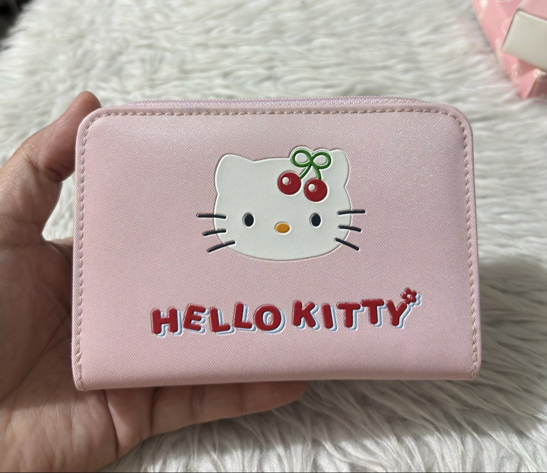 Vintage Sanrio Hello Kitty Wallet (Category: Wallets & Card holders) located in Paranaque City. Submitted by dalle_closet (Listing ID 1468563368, Image 2). Description: vintage sanrio 1998 brandnew pa.