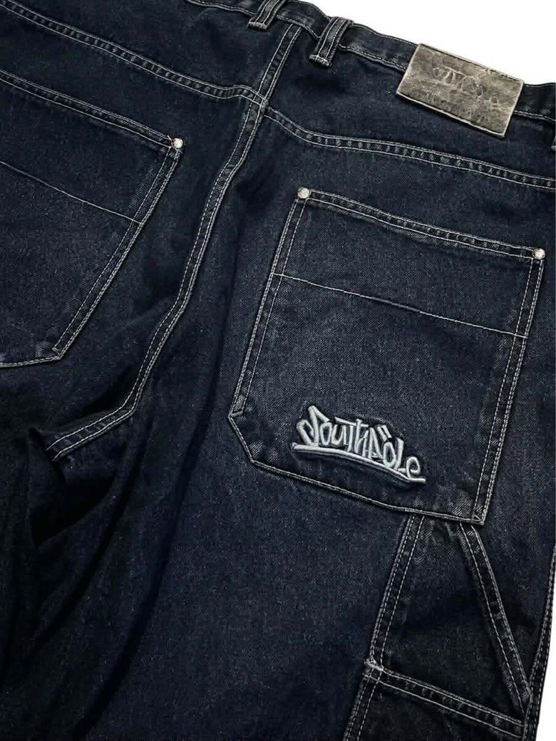 VINTAGE SOUTPOLE CARPENTER JORTS (Category: Shorts) located in Manila. Submitted by randomloots2 (Listing ID 1468593218, Image 2). Description: - Brand: Southpole - Size: Waist 40 -NO ISSUE -EXCELLENT CONDITION NEGO DROP OFFER.