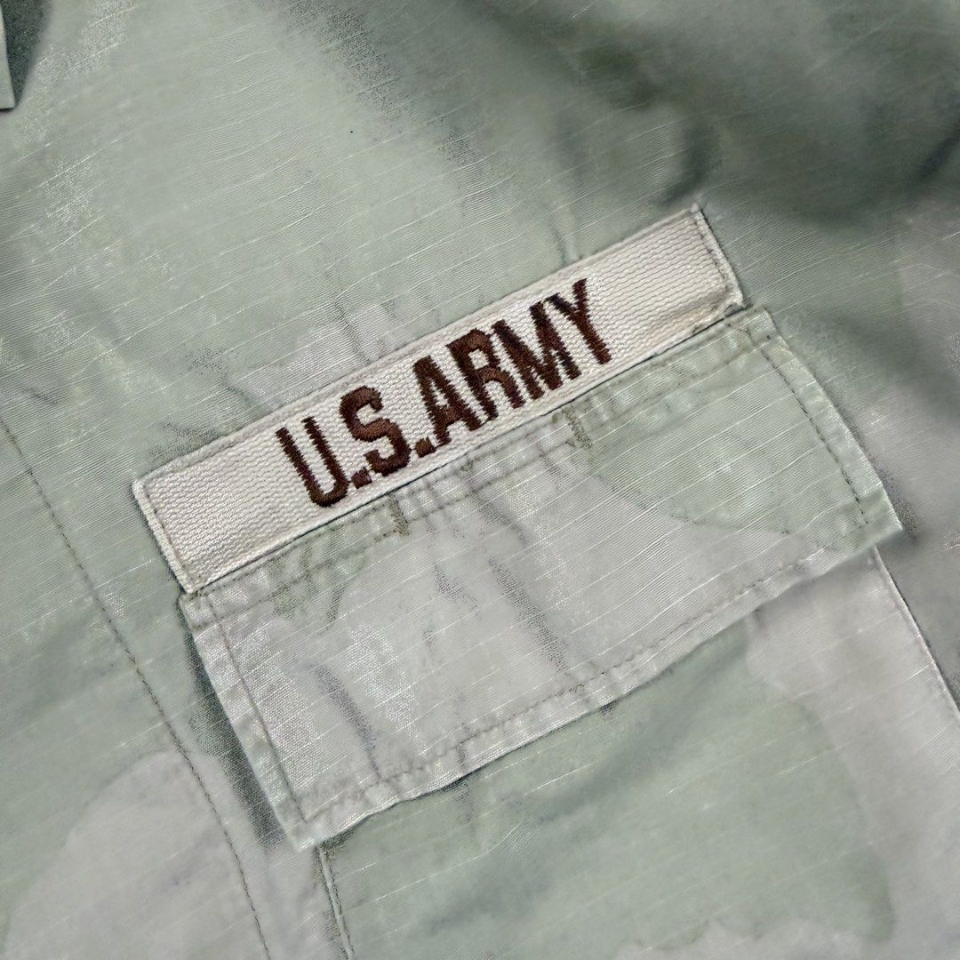 Vintage US Army Desert Camo BDUs Jacket Large Regular (Category: Coats, Jackets and Outerwear) located in Cavite. Submitted by epiboie (Listing ID 1468680239, Image 2). Description: 90’s US ARMY DESERT CAMOU COMBAT UNIFORM Size LARGE 25x28 Color rate: 9.5/10 excellent condition 1580.