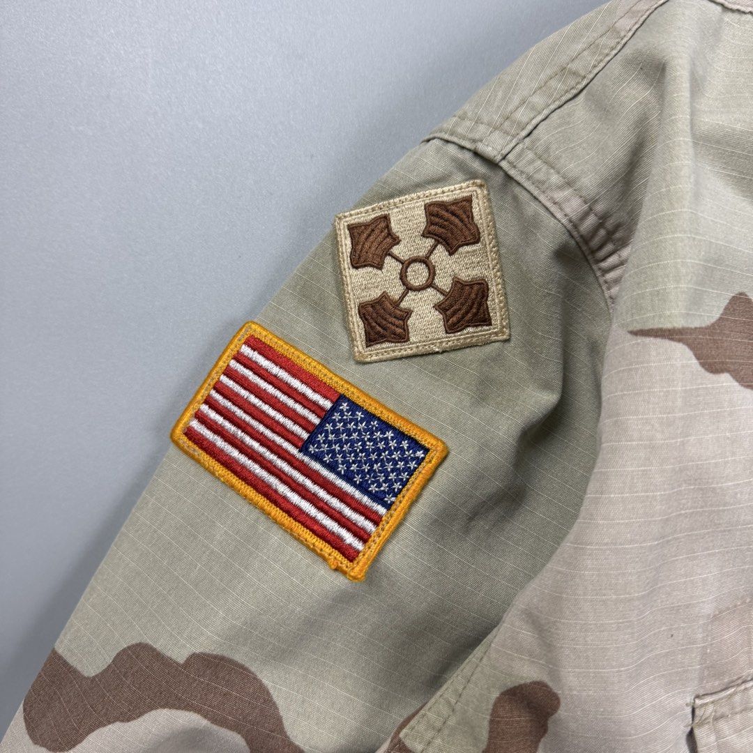 Vintage US Army Desert Camo BDUs Jacket Large Regular (Category: Coats, Jackets and Outerwear) located in Cavite. Submitted by epiboie (Listing ID 1468680239, Image 3). Description: 90’s US ARMY DESERT CAMOU COMBAT UNIFORM Size LARGE 25x28 Color rate: 9.5/10 excellent condition 1580.
