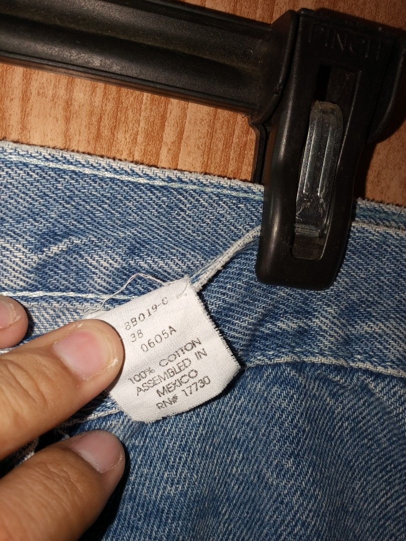 vintage Utility jorts (Category: Shorts) located in Siquijor. Submitted by jallthi4_12345 (Listing ID 1468657727, Image 3). Description: 36 waistline 24 length 13 hem excellent condition MOP-gcash JNT EXPRESS courier.