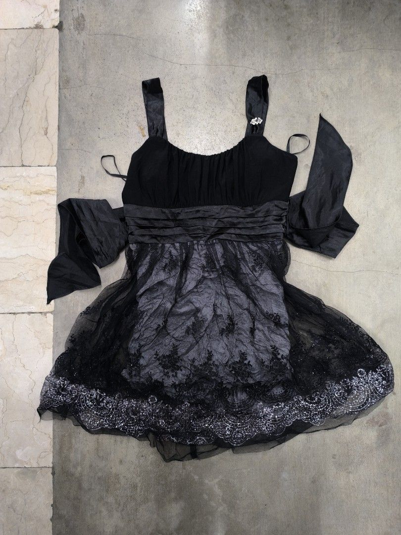 Vintage Y2k taboo gothic mini dress (Category: Dresses) located in Naga. Submitted by mags61913 (Listing ID 1468510641, Image 2). Description: size small on tag 15 inches pit to pit 30-30.5 inches top to bottom 980 free shipping or best offer.