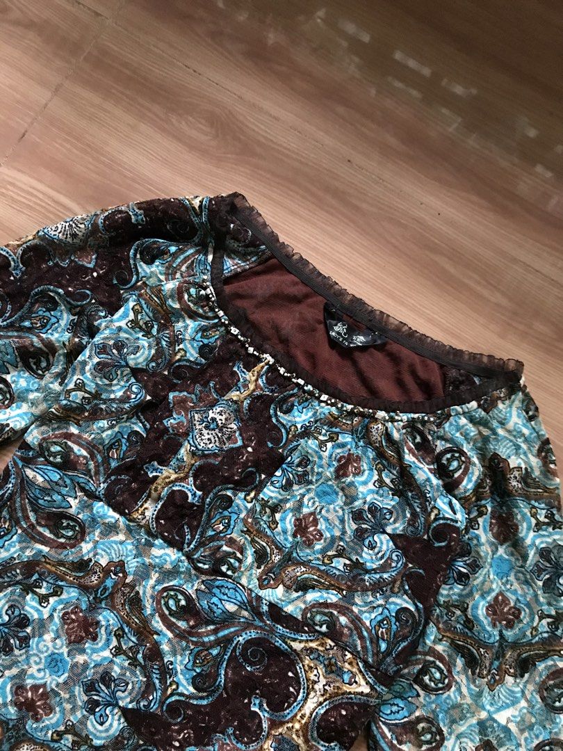 Vintage Y2k Tops (Category: Others Tops) located in Cebu City. Submitted by whytruekoy (Listing ID 1468581842, Image 2). Description: Vintage Y2k Tops Small - Med Excellent.