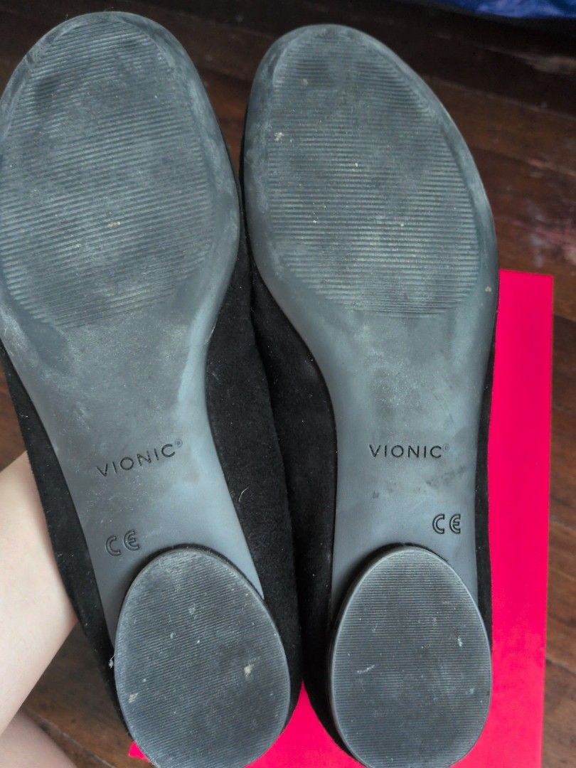 Vionic Black Ballet Flats with Bow (Category: Flats & Sandals) located in Quezon City. Submitted by maff_mallow (Listing ID 1468514058, Image 3). Description: - Brand: Vionic - Color: Classic Black size 38, but fits to 39 .