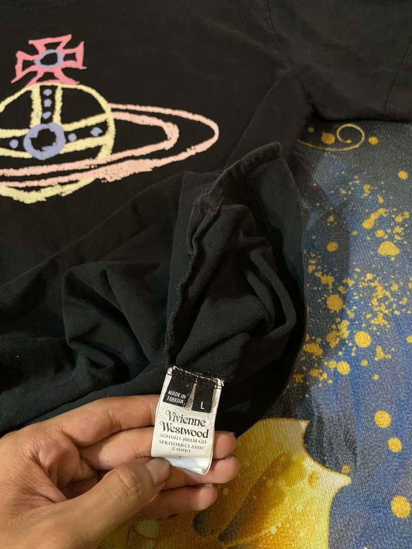 VIVIENNE WESTWOOD (Category: Tshirts & Polo Shirts ) located in Quezon City. Submitted by thrift.sta (Listing ID 1468570866, Image 3). Description: EXCELLENT NO ISSUE COLOR RATE 9 28x21 1500+sf.