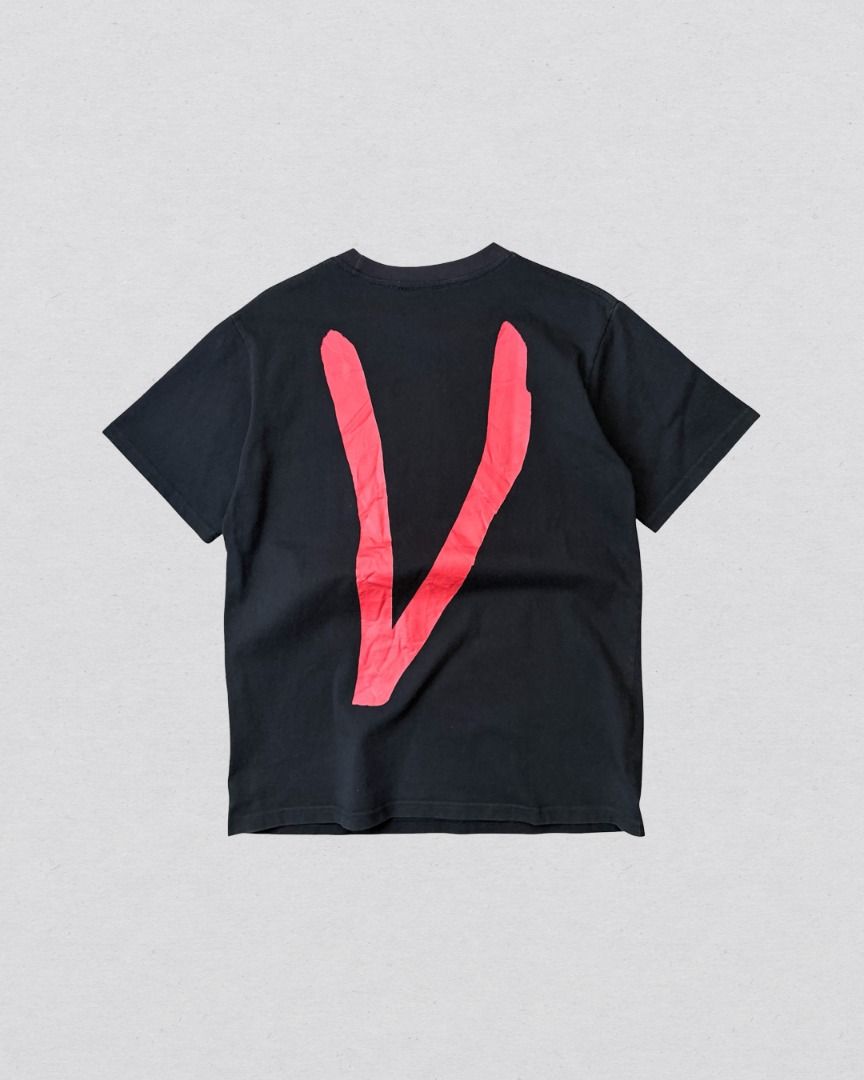 Vlone Black Love tee shirt (Category: Tshirts & Polo Shirts ) located in Cabanatuan. Submitted by argarments.ph (Listing ID 1468565810, Image 2). Description: Tagged: Large on tag Width 21" | Length 28" Condition: Great condition Issue(s): -.