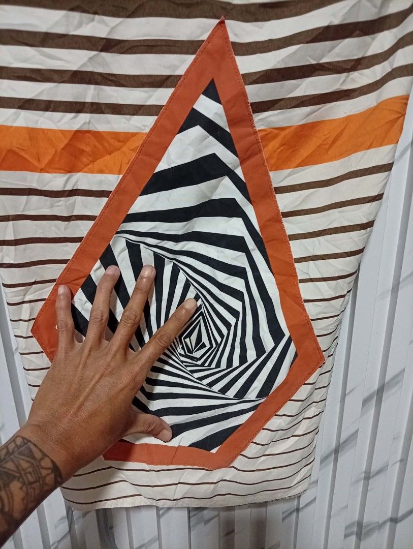 Volcom Boardshort Horizontal big logo diamond ( Authentic ) (Category: Shorts) located in Barotac Nuevo. Submitted by john.pritz (Listing ID 1468629150, Image 3). Description: Volcom boardshort Horizontal Big logo Diamond ( Authentic ) Like new condi no issue Width 30 to 32 Length 22.