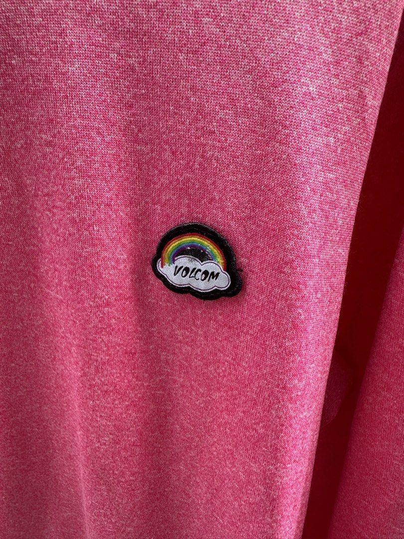 Volcom pink long-sleeved sweatshirt (Category: Others Tops) located in Manila. Submitted by got_loots (Listing ID 1468649305, Image 2). Description: WTS❗️❗️❗️ Volcom pink long-sleeved sweatshirt XL on Tag Dimes:22.5x26 ₱500 Only .