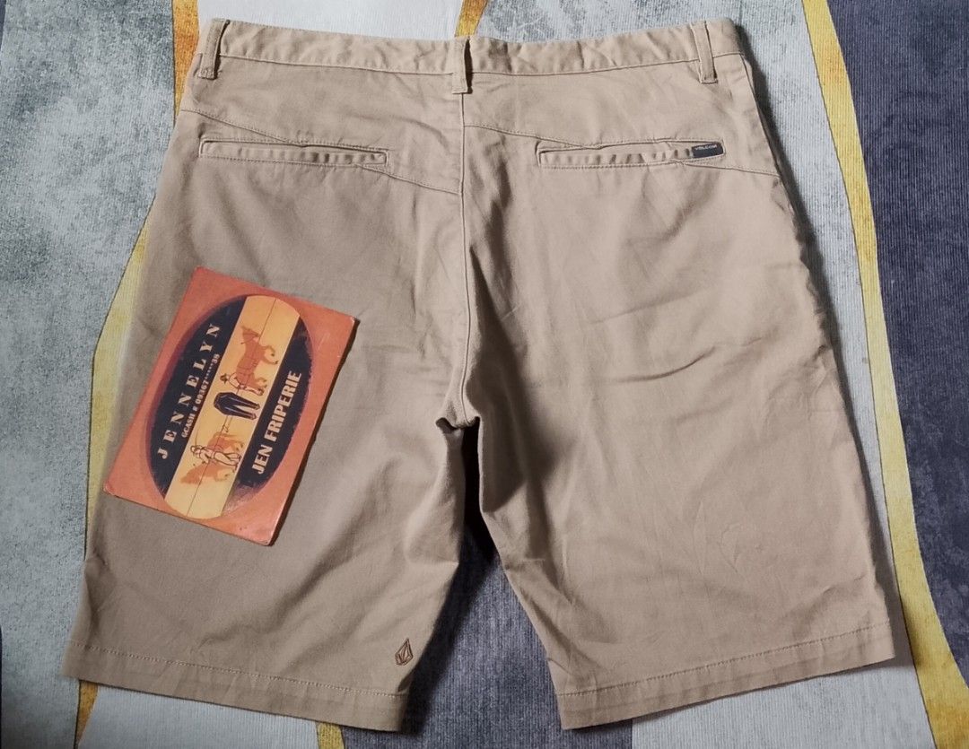 VOLCOM short (Category: Shorts) located in Calbayog City. Submitted by jen1027 (Listing ID 1468539709, Image 2). Description: Ptpa🙏VOLCOM SHORT FOR MEN BIG SIZE Size 36 On Tag Actual Waistline 38-39 Actual Length 22.7 Made In China Excellent Condition Price:350 + sf ⛔ Payment First ⛔Mop-Gcash ⛔Location:Calbayog City Samar ⛔pm sa interested.