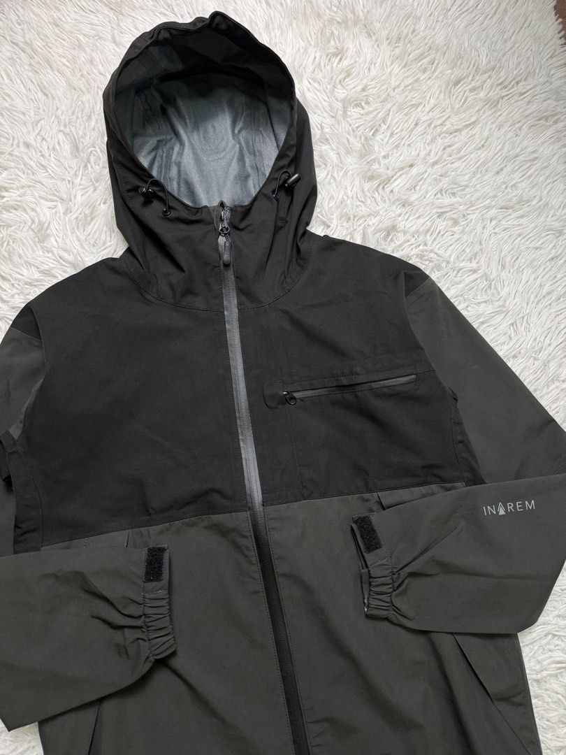 Water repellent jacket (Category: Coats, Jackets and Outerwear) located in Baguio. Submitted by sellingtonshop (Listing ID 1468520222, Image 2). Description: t8. Aegis Inarem workman jacket *wind and water repellent Size: S Dimes: 25*21 Condition: good as new Issue: none Mine: 680 Steal: 780 Grab: 880.