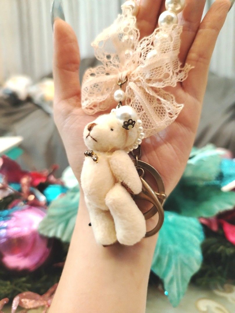 White Bear Keychain Charm with Pearl Strap (Category: Other Merchandise) located in San Fernando. Submitted by jpmarketplace2023 (Listing ID 1468682691, Image 2). Description: 💚 All items are authentic from Japan. 💛 MOP: GCash (❌️ GCash Protect) 🩵 MOD: LBC only (❌️ S. Checkout, COD, COP) 💙 Meet-up: Vista Mall, San Fernando, Pampanga 💜 All items are on-hand. 🧡 First to pay gets the item first. ❤️ Breakable items are packed with care and caut