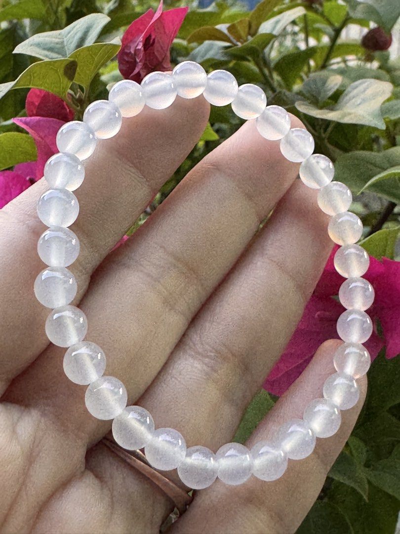 WHITE CHALCEDONY BRACELET 🍍 B5_JC007 (Category: Bracelets) located in Bulacan. Submitted by selling_low_by_bella_ben (Listing ID 1468616590, Image 2). Description: WHITE CHALCEDONY 🍍 B5_JC007 🏷️ 140 6+ mm bead 16 cm wrists.