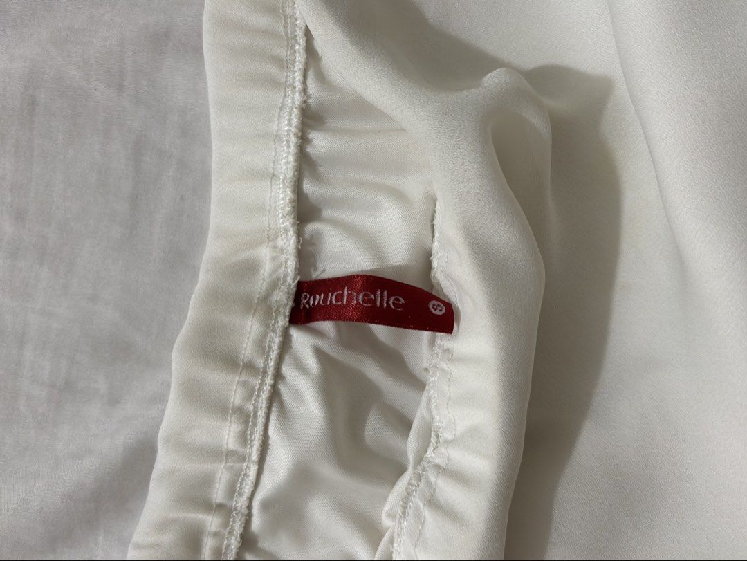 White Chiffon Midi Skirt (Category: Skirts) located in Manila. Submitted by _.ginny (Listing ID 1468519297, Image 2). Description: - best fits s-m - has inner skirt - elastic waistband - very small stain near the hem, but barely noticeable and is washable - rfs: decluttering - MOP: gcash / paymaya - MOD: lalamove (shouldered by the buyer) - intramuros, manila.