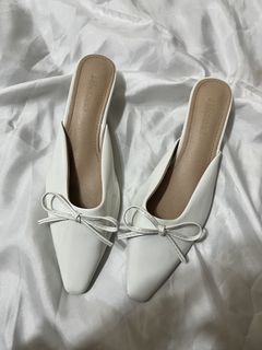 (Category: ) located in . Submitted by aisyh.preloved (Listing ID 1468548010, Image 1). Description: .