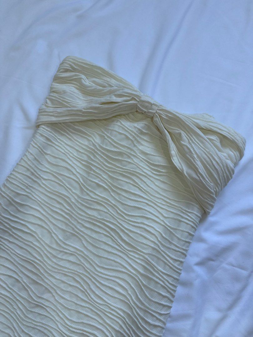 WHITE DRESS SHEIN (Category: Dresses) located in General Trias. Submitted by fellasunshine (Listing ID 1468633189, Image 2). Description: - you can check orig price online - rfs decluttering - j&t or lalamove.