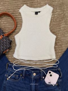 (Category: ) located in . Submitted by deartrunkcloset (Listing ID 1468596637, Image 1). Description: .
