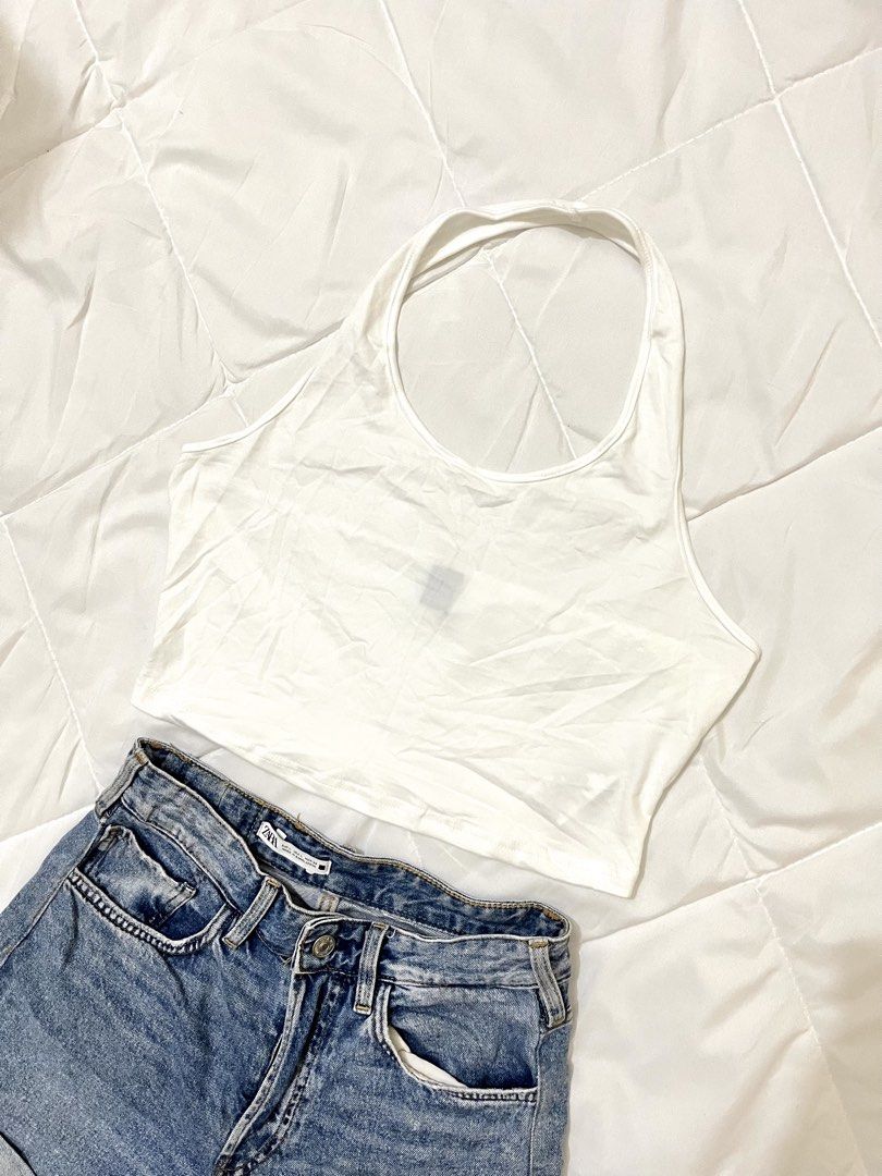 white halter top shein (Category: Sleeveless) located in Marikina City. Submitted by eloxade.ee (Listing ID 1468560503, Image 2). Description: 🪞m-l 🏷️ mine 100 10/10!.