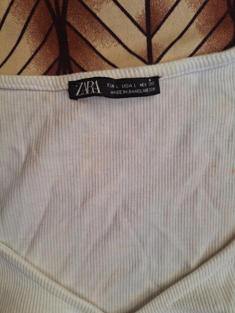 White Ruched Crop Top (Category: Blouses) located in Manila. Submitted by bitna44 (Listing ID 1468552696, Image 2). Description: Need Wash M-L .