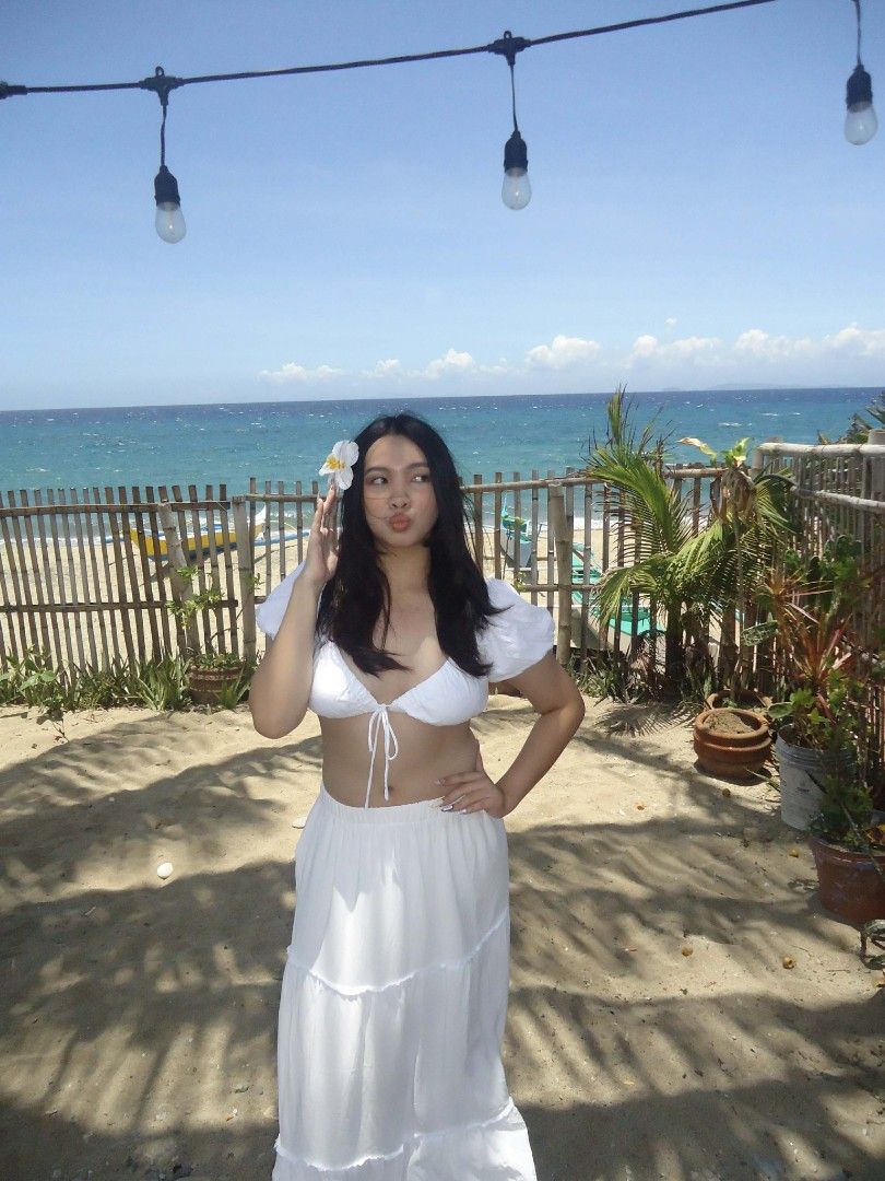 white top and skirt (Category: Sets or Coordinates) located in Calumpit. Submitted by hydrangeashues (Listing ID 1468525036, Image 1). Description: white top and skirt perfect for the beach or vacation..