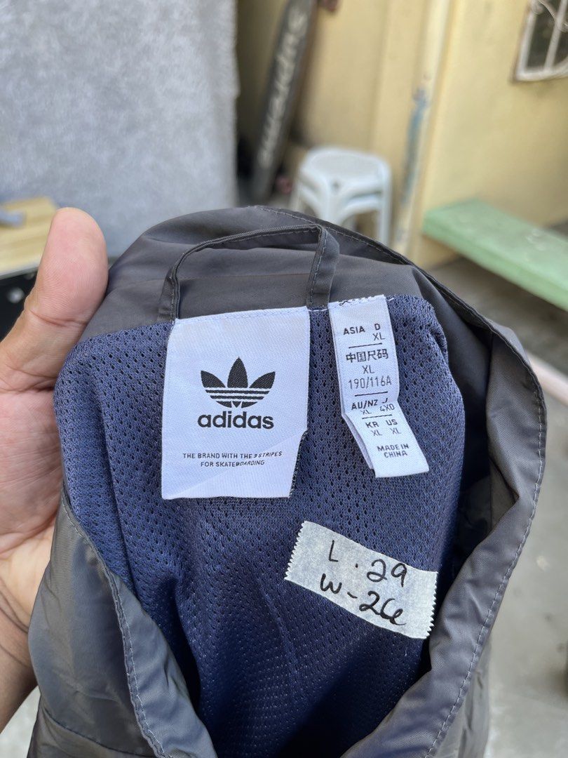 Windbreaker adidas (Category: Coats, Jackets and Outerwear) located in Cagayan de Oro. Submitted by kairothegreat (Listing ID 1468595705, Image 3). Description: .