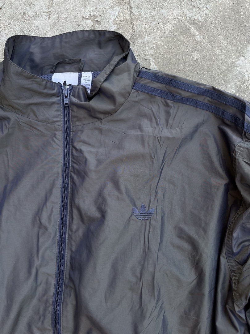 Windbreaker adidas (Category: Coats, Jackets and Outerwear) located in Cagayan de Oro. Submitted by kairothegreat (Listing ID 1468595705, Image 2). Description: .