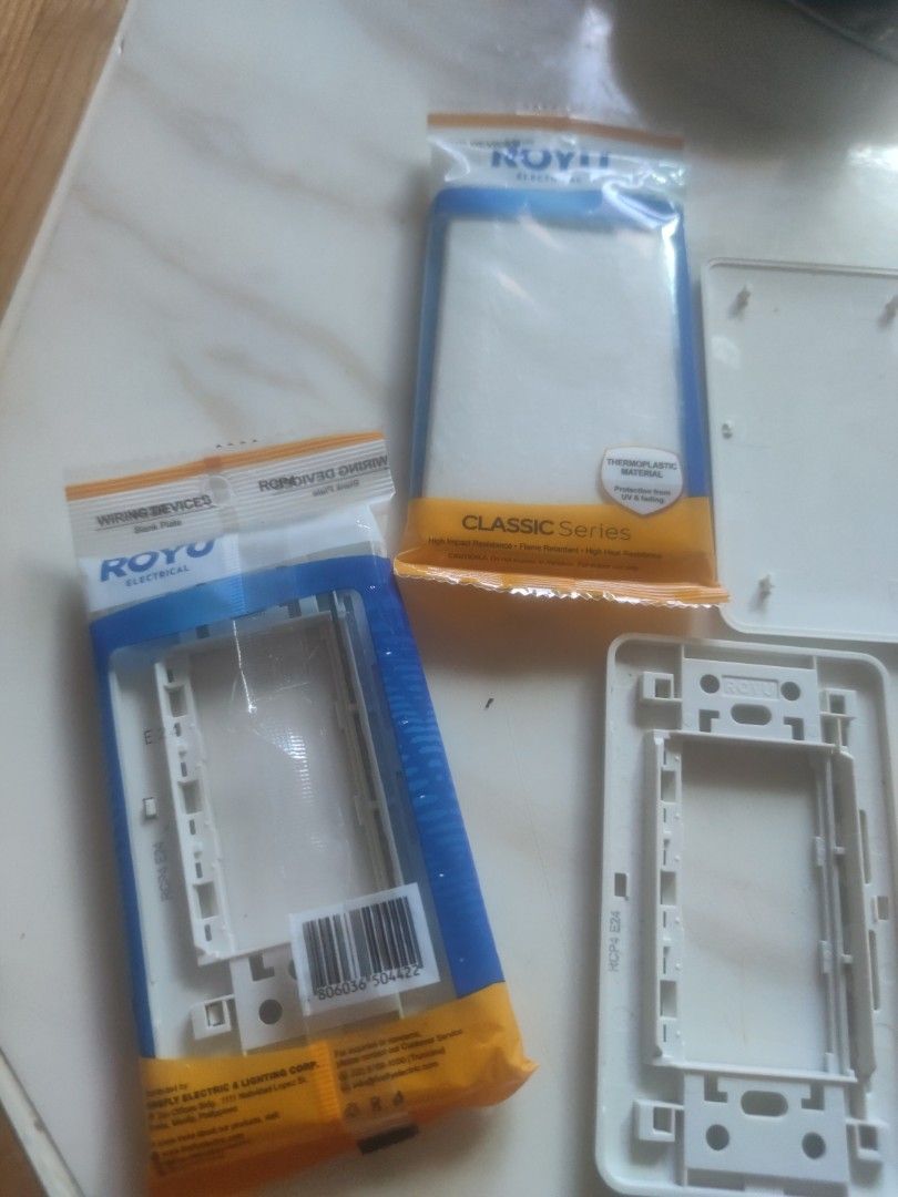 Wiring devices blank plates 3pcs (Category: Industrial Equipment) located in Cavite. Submitted by Combiishop (Listing ID 1468562790, Image 2). Description: takip sya sa malalaking switch ng ilaw 3sets .
