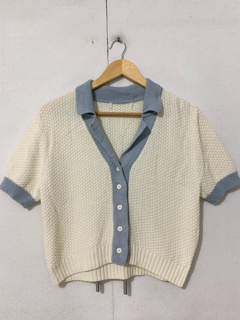 Women soft knit top (Category: Blouses) located in Calamba. Submitted by melaicas (Listing ID 1468617935, Image 2). Description: Armpit laid flat-19 inches Length 19 inches .