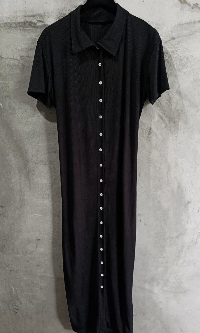 Womens Black Stretched Ribbed Design Buttoned Long Dress (Category: Dresses) located in Bacoor. Submitted by nineties_kid (Listing ID 1468562659, Image 3). Description: <===• Womens Black Stretched Ribbed Design Buttoned Long Dress Size: XL Shoulder width: 20 inches Sleeve length: 7 inches Dress width: 21 inches Dress length: 53 _________________________ -Modes Of Delivery: J&T/Lalamove/ LBC (Cash on Pick-up/COD) -Meet-up (Bacoor Cavite Area/Mand