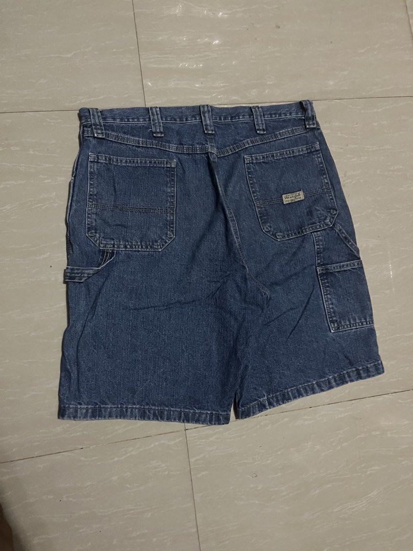 WRANGLER CARPENTER JORTS (Category: Shorts) located in Manila. Submitted by thrift2lifestyle (Listing ID 1468605960, Image 1). Description: WRANGLER CARPENTER JORTS EXCELLENT CONDITION W36 L23 L.O12 ISSUE: 1STAIN 550.