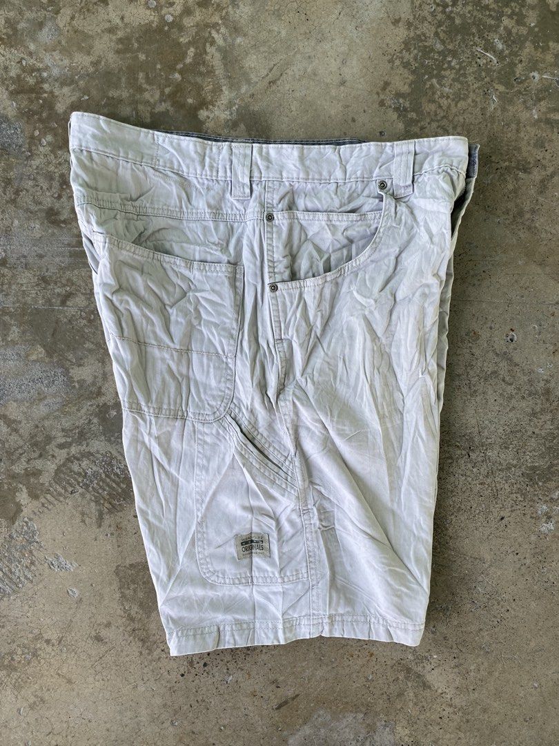 Wrangler Carpenter Short (Category: Shorts) located in Davao. Submitted by vanthriftfinds5 (Listing ID 1468527607, Image 1). Description: •Size: 32 on waist •Length: 21 •Hem: 11 No issue Excellent condition Color rate: 9.8/10 DM TO PURCHASE.📩 🏙️ Location: Davao City 8000 📌Shipping Nationwide. Payment First Basis. No COD. Can provide ids and vouch for your safety. Mode of payment: Gcash Delivery Courier: JNT EXPRESS,LBC 📌Likes, reacts, comment