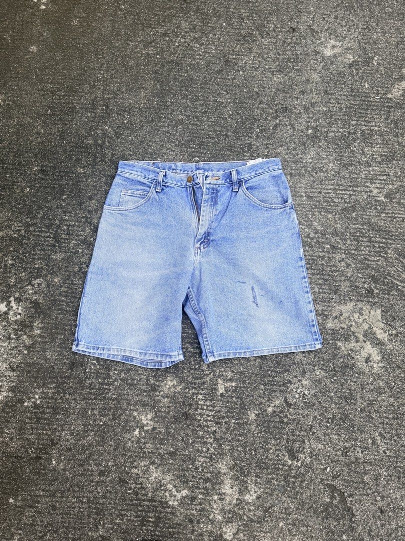 Wrangler Denim Jorts (Category: Shorts) located in Caloocan City. Submitted by __archived (Listing ID 1468504026, Image 1). Description: Waist: 32” Length: 20” Leg opening: 12”.