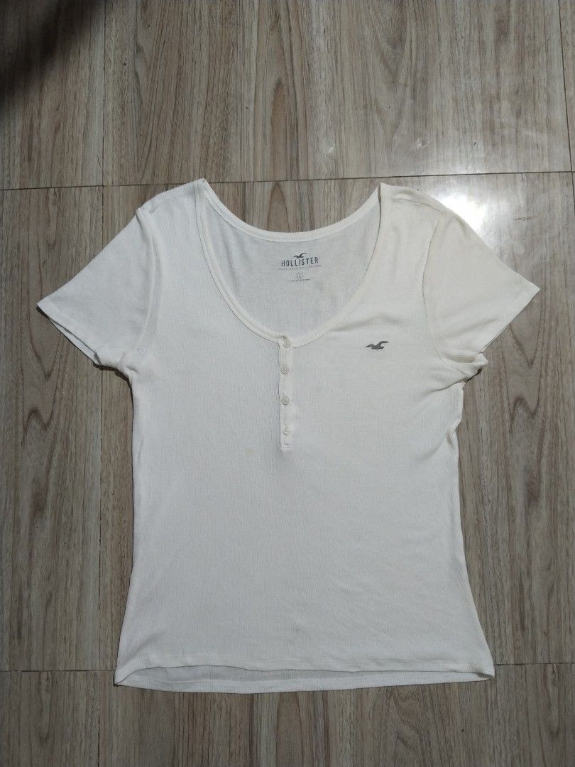 Wts! Hollister tops (Category: Shirts) located in Manila. Submitted by flyuhhh_hhz (Listing ID 1468556736, Image 1). Description: wts Hollister tops size large on tag.