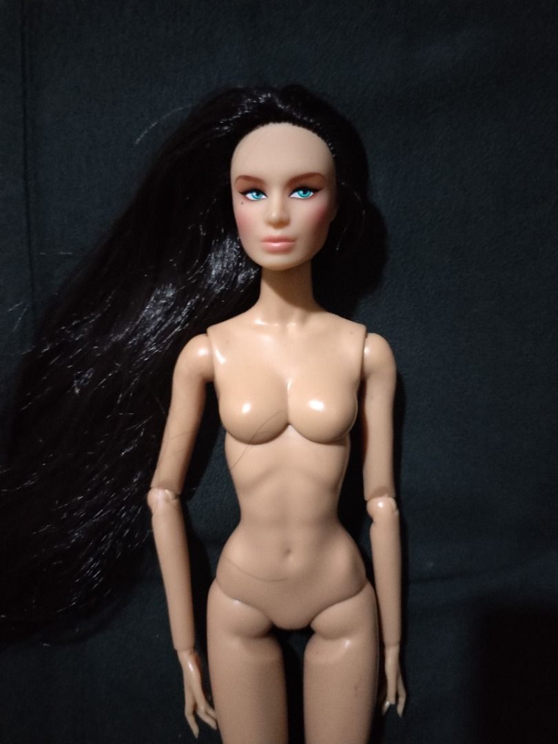 Xianxian Lily FR13 (Category: Figurines & Statues) located in Bacolod City. Submitted by frnzcelestial (Listing ID 1468586719, Image 2). Description: May free black dress di lang nasama sa pic Also w/ box (damaged) Di ko po alam skintone niya 😭 Dm me po for more pics.
