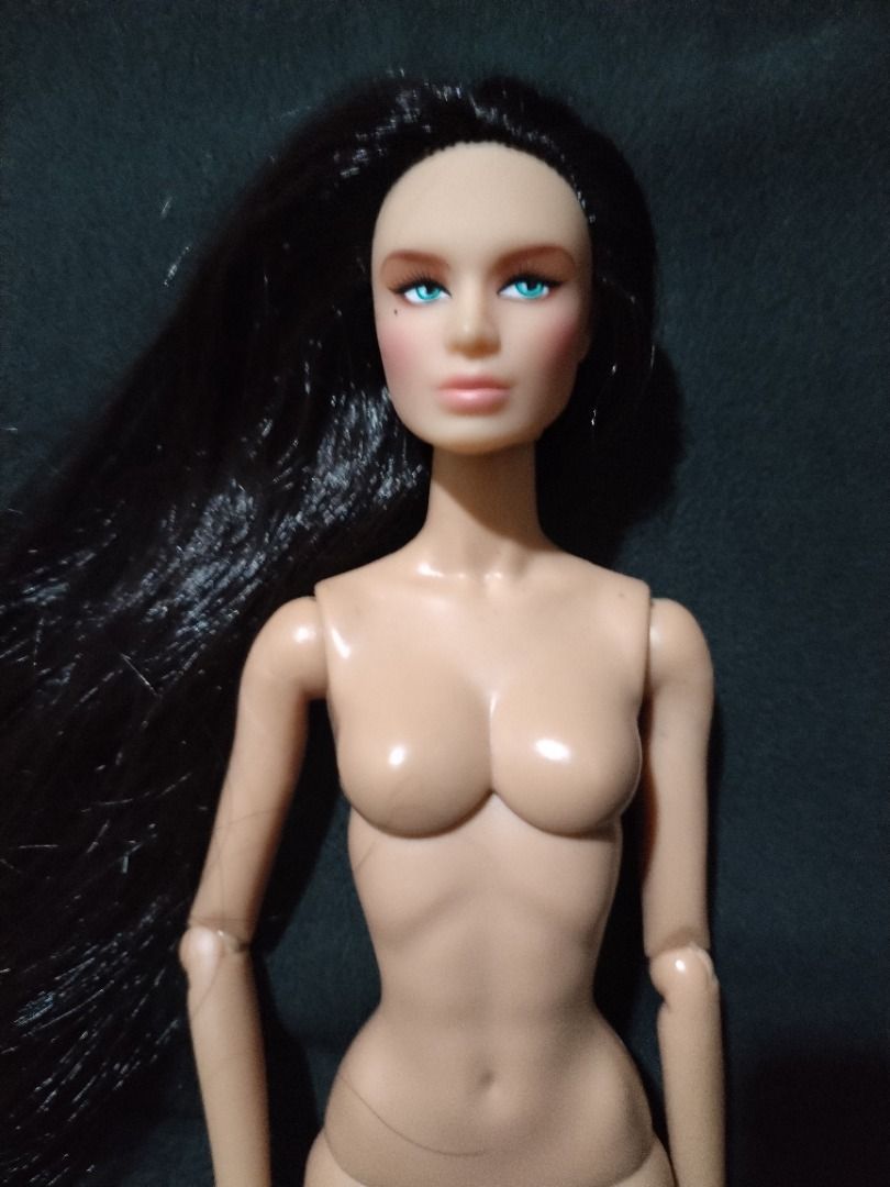 Xianxian Lily FR13 (Category: Figurines & Statues) located in Bacolod City. Submitted by frnzcelestial (Listing ID 1468586719, Image 1). Description: May free black dress di lang nasama sa pic Also w/ box (damaged) Di ko po alam skintone niya 😭 Dm me po for more pics.
