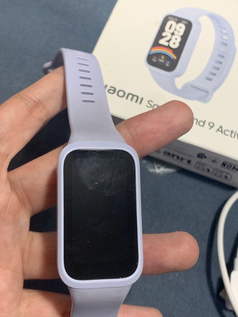 Xiaomi Smart Band 9 Active (Category: Wearables & Smart Watches) located in Quezon City. Submitted by akiharuclosetph (Listing ID 1468521290, Image 3). Description: - Xiaomi Smart Band 9 Active - Complete inclusions - Used once lang sa office then di ko na nagamit - Ang tagal ng battery lifeee 🫶🏻 - CAN DO RESERVATION WITH SMALL DP .
