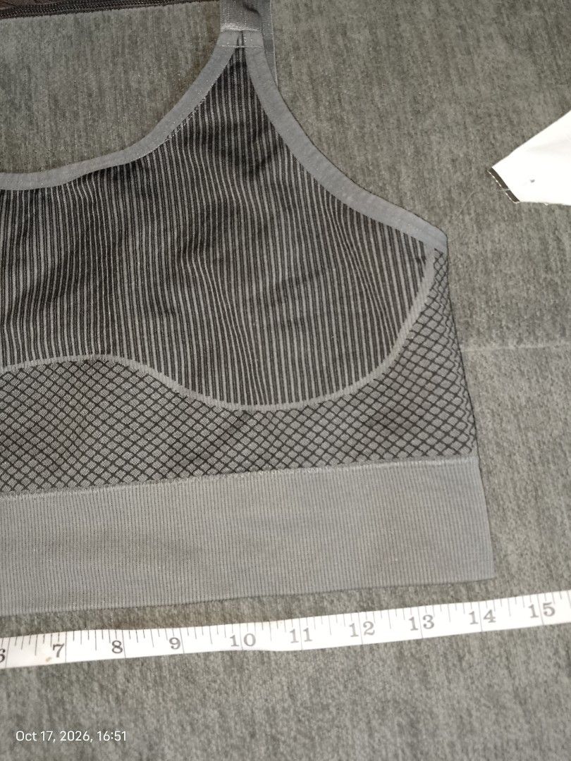 XL GREY/BLACK SPORTS BRA (Category: Undergarments & Loungewear) located in Manila. Submitted by truecrystal-1407 (Listing ID 1468582005, Image 2). Description: no pads.