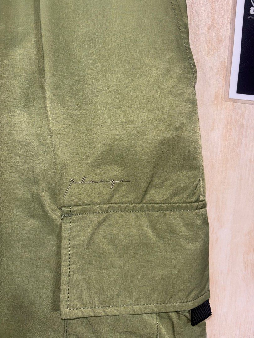 XLARGE NYLON EASY CARGO PANTS (Category: Trousers) located in Cabuyao City. Submitted by pormanation-thrift-store (Listing ID 1468615387, Image 2). Description: XLARGE NYLON EASY CARGO PANTS Condition: LIKE NEW Color rate: 10/10 (PWEDE SA MASELAN) Size: MEDIUM Dimes: 32-36”Wx 40”L Issue: NONE‼️ Price: 1200.