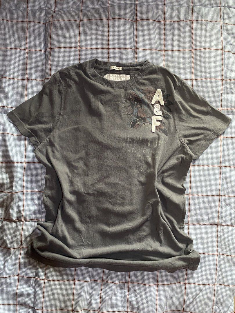 Y2K Abercrombie and Fitch (Category: Tshirts & Polo Shirts ) located in General Santos City (Dadiangas). Submitted by versatile__ (Listing ID 1468573236, Image 1). Description: 2000’s Abercrombie and Fitch Graphic Tee Tagged as Large Width : 21 inches Length : 26 inches Good Condition- Nine out of Ten Color Rate Featuring Design on the Front -Need Wash! +Shipping Fee.