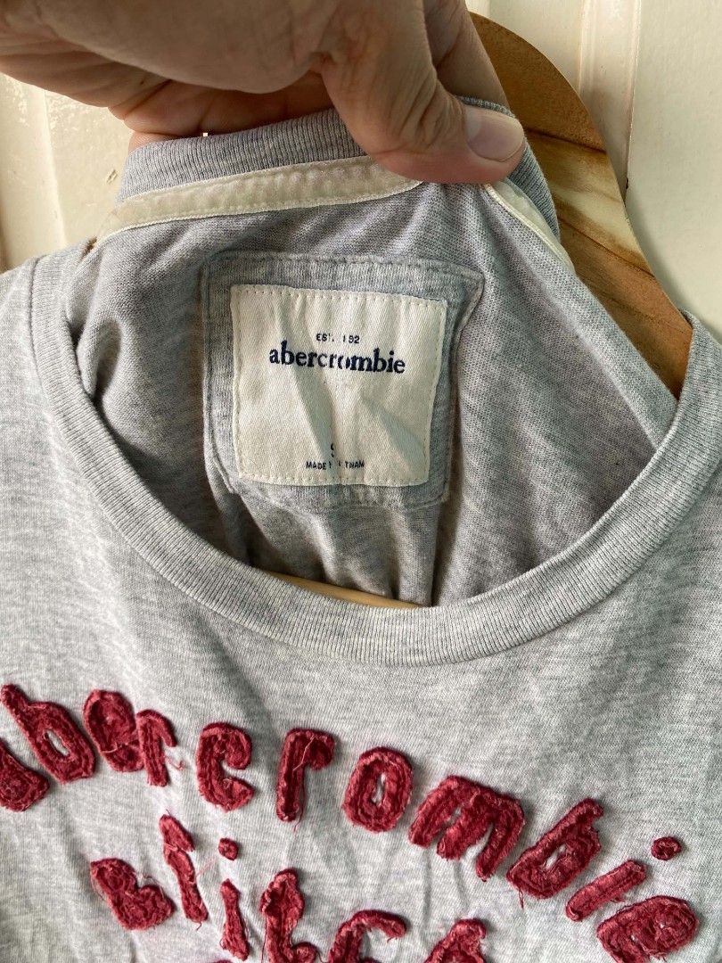Y2k Abercrombie shirt (Category: Shirts) located in Argao. Submitted by royalowl-888 (Listing ID 1468535599, Image 3). Description: Y2k Abercrombie shirt size small width 14 Length 21 excellent location visayas.
