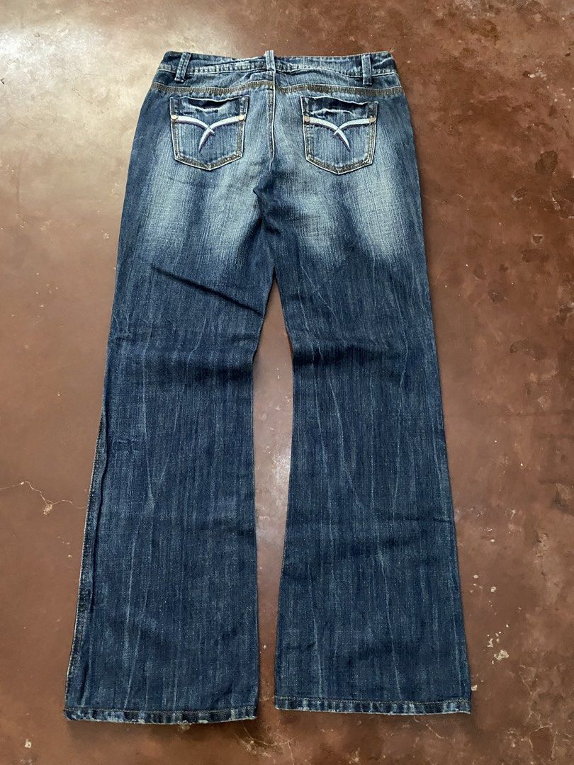 Y2k Clride Low~Rise Bootcut (Category: Jeans) located in Malita. Submitted by ronnyboi (Listing ID 1468646818, Image 3). Description: W:30 L:38 T:10 H:8 Mine:400.