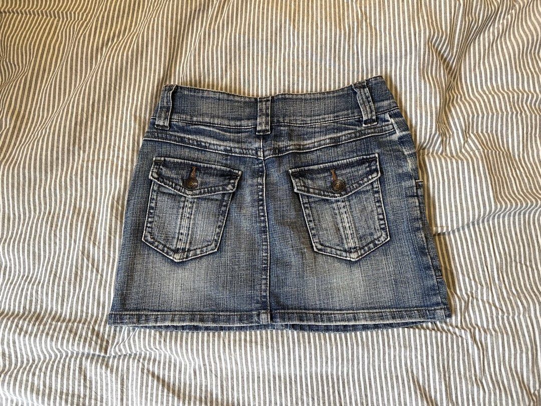 y2k darkwashed denim cargo mini skirt (Category: Skirts) located in Malabon City. Submitted by rosedblood (Listing ID 1468555410, Image 3). Description: • very 2000s • size: 26-28” • mid rise • mop: gcash • last price! lowballers will not be entertained • ww sent upon request.
