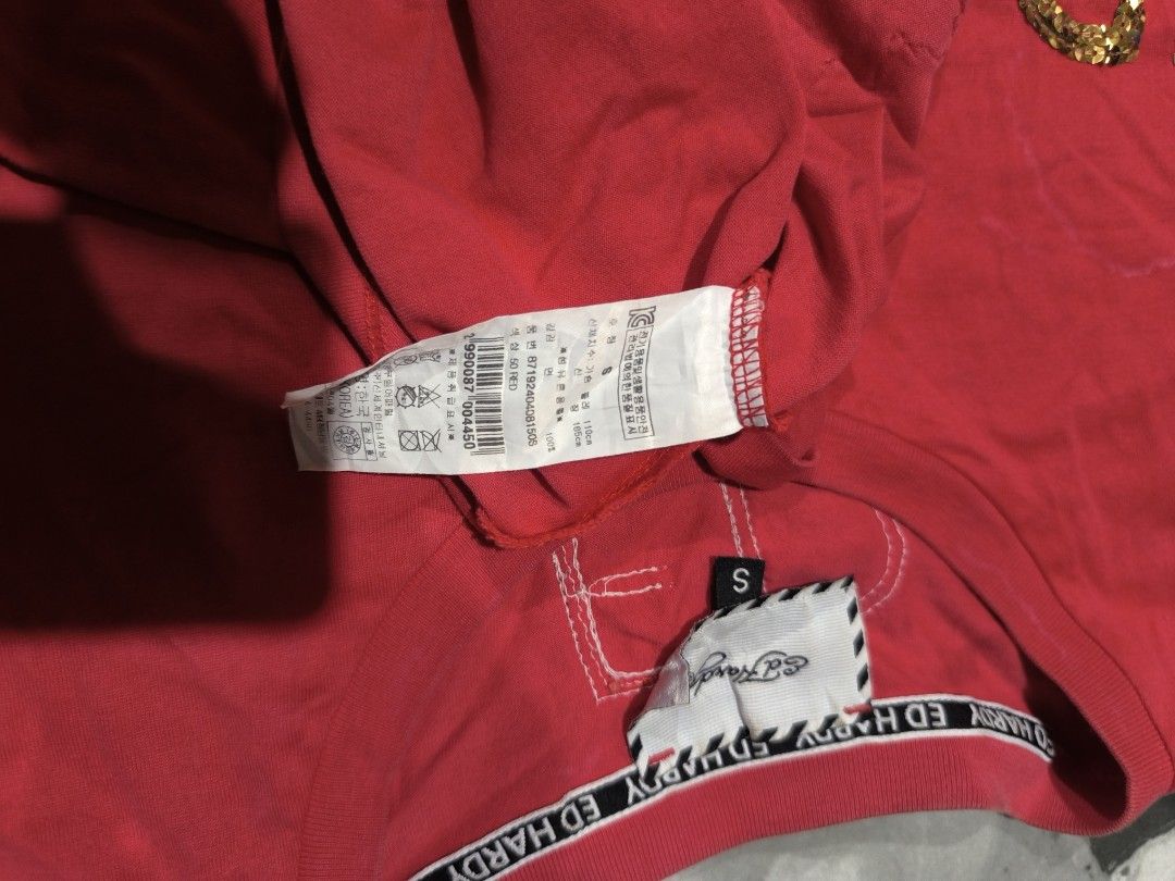 Y2k Ed Hardy (Category: Activewear) located in Davao. Submitted by gabriieeel (Listing ID 1468594634, Image 3). Description: good as new ed hardy shirt with embroidered tiger logo at the front no issue unli refund.