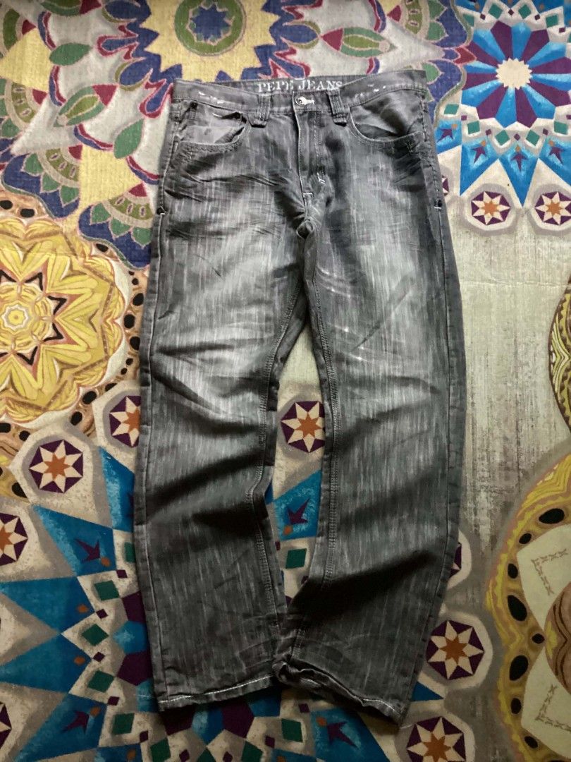 Y2k Grey washed PEPE Jeans (Category: Jeans) located in Balanga. Submitted by archivefine_ds (Listing ID 1468583476, Image 2). Description: Vtg y2k grey acid wash Pepe Jeans London 10/10 good condi, no issue w 34 L 42 T 10 H 8 800+sf.