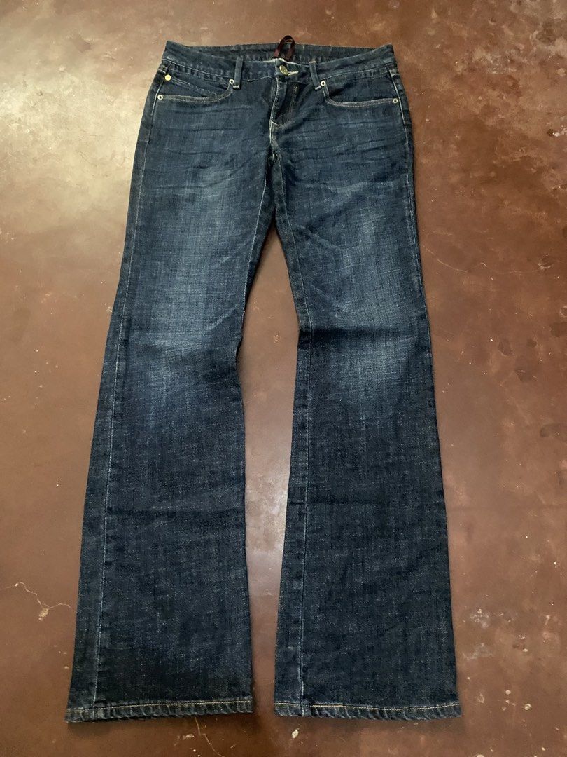 Y2k Lady Dark~Blue Flare (Category: Jeans) located in Malita. Submitted by ronnyboi (Listing ID 1468645153, Image 3). Description: W:30 L:38 T:10 H:8 Mine:350.