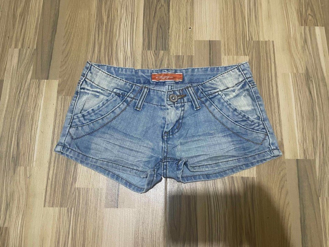 Y2k Low rise Denim Micro Shorts (Category: Shorts) located in San Pedro. Submitted by r.vynarchives (Listing ID 1468503551, Image 1). Description: Size 26-27 length 7.8 DM to claim and for deets.