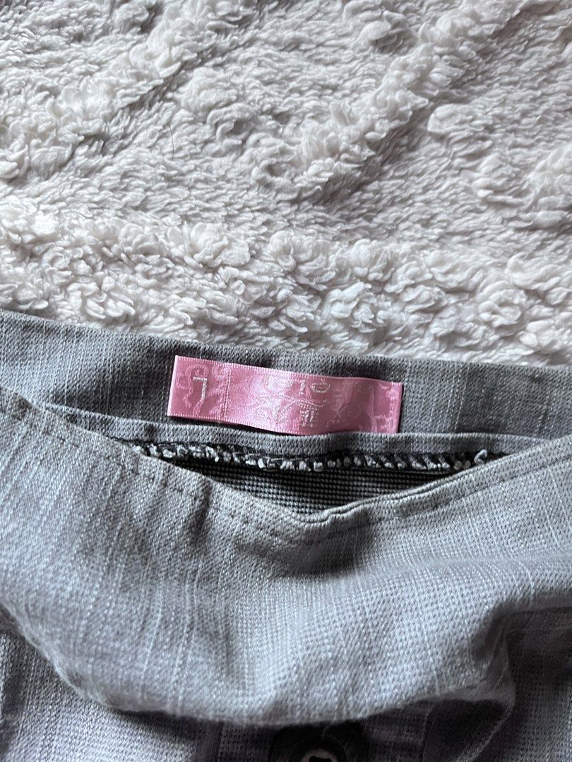 y2k micro gray skirt vintage (Category: Skirts) located in Imus. Submitted by spicycartel (Listing ID 1468526146, Image 2). Description: sizes posted.