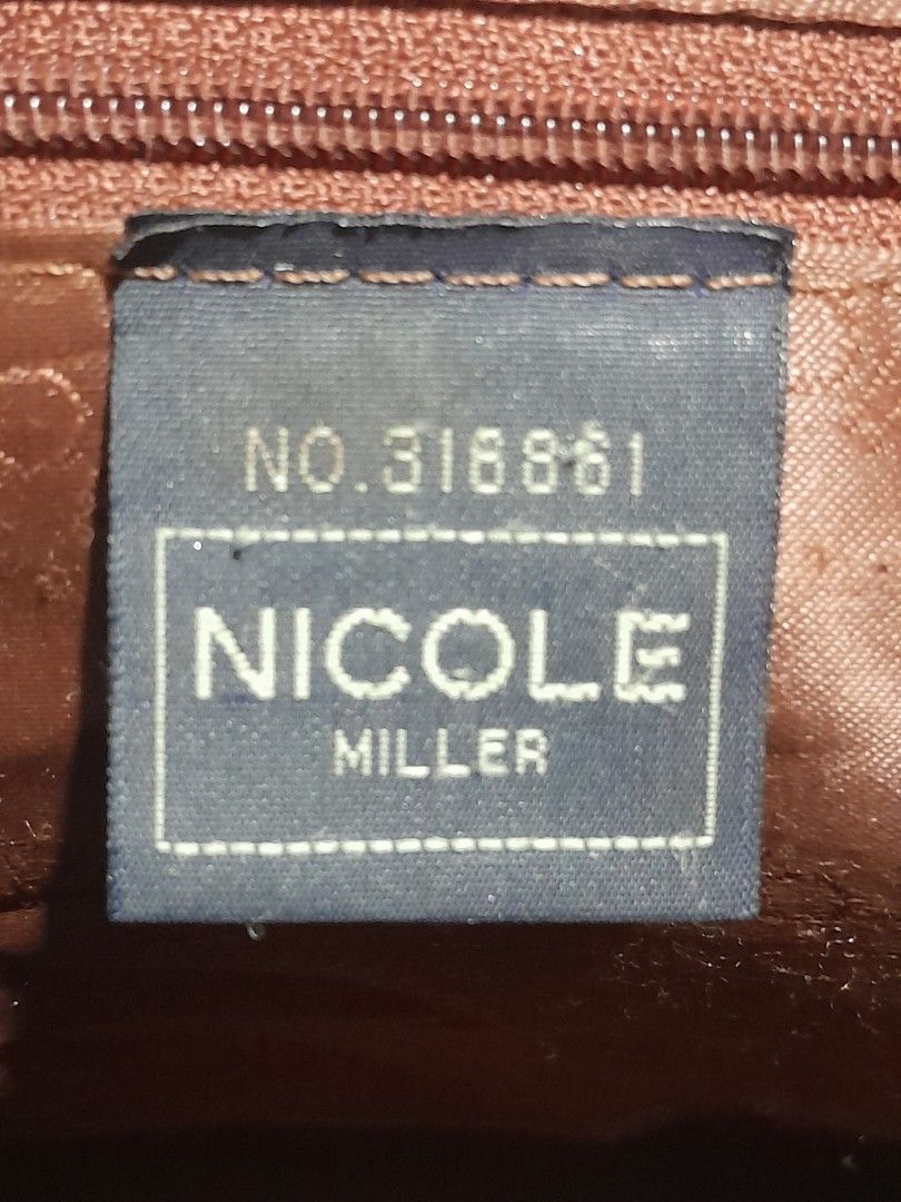 Y2k NICOLE MILLER LEATHER SHOULDER BAG (Category: Luxury Bags & Wallets) located in Alburquerque. Submitted by zkethrifter (Listing ID 1468527367, Image 3). Description: NEGOTIABLE.