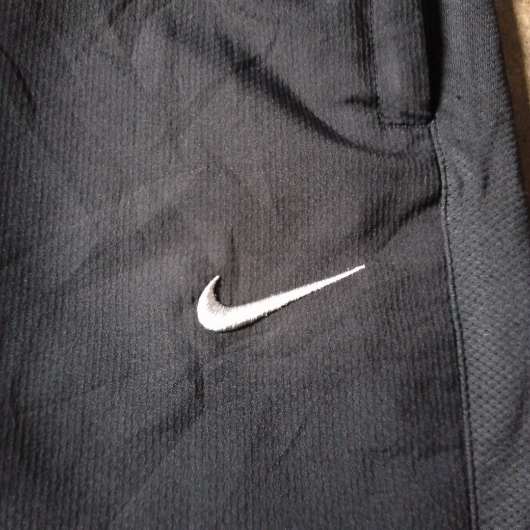 Y2K Nike Men's Capris Pants (Category: Shorts) located in Manila. Submitted by swaggygraments (Listing ID 1468573440, Image 2). Description: NEGOTIABLE IF SURE BUYER Freesize.
